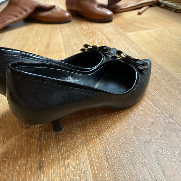 greenwich black leather heels with bows - Picture 2 of 4